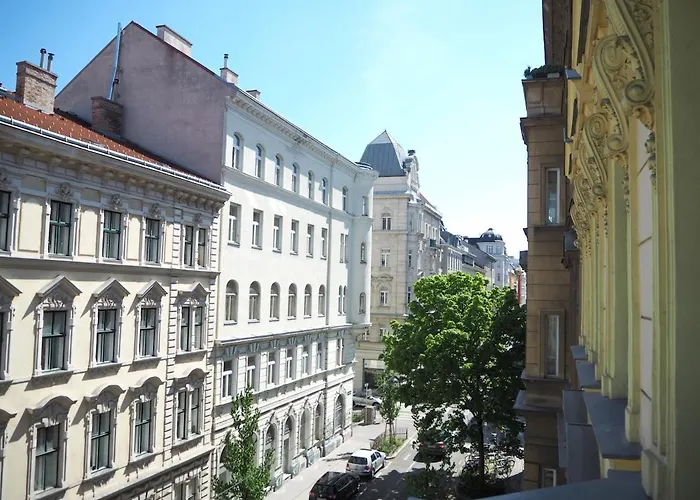 Urban Living Central, Large And Modern * Viena